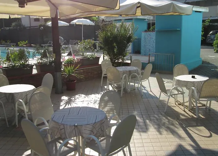 Primula Azzurra 3* Cervia