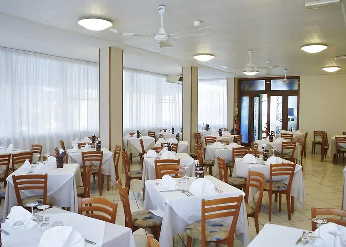 Primula Azzurra Hotell 3*